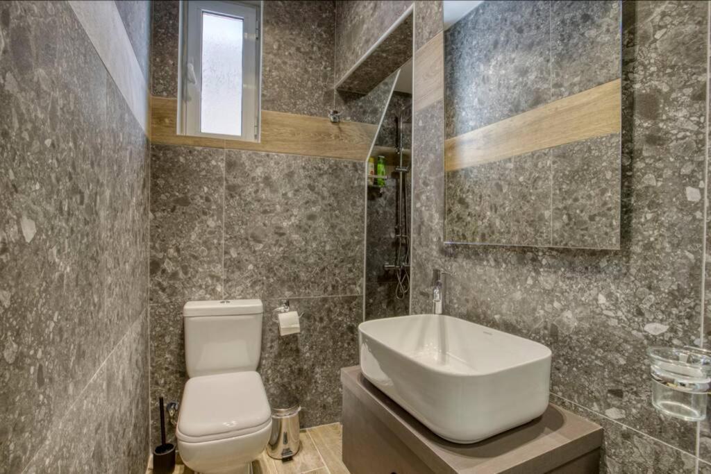 Apartament Plaka Filotheis House A Ateny Zewnętrze zdjęcie